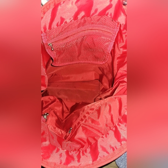 Baggallini red nylon reversible bag - Picture 9 of 9